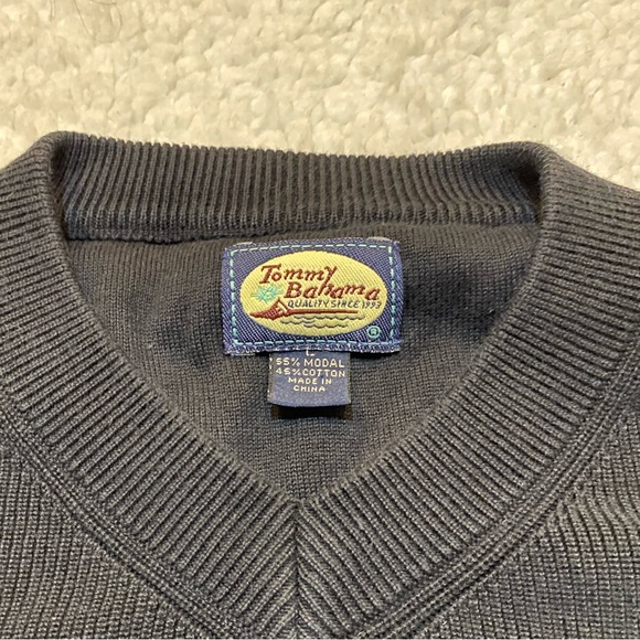 Tommy Bahama V-neck Sweater Mens Cotton Model Blend - Picture 2 of 3